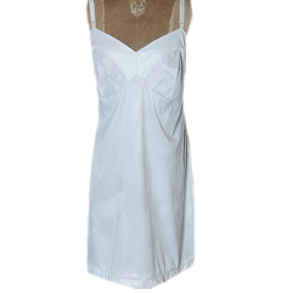 Vintage old Fingerfit full slip- delightful